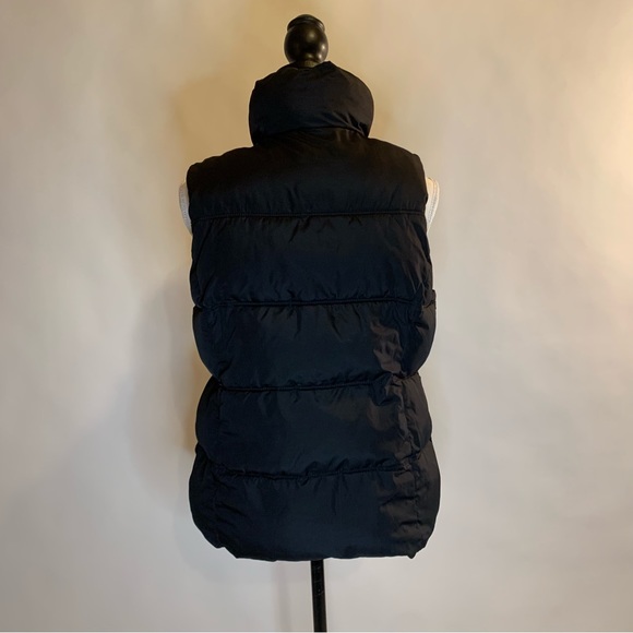 Old Navy Black Puffer Vest with Pockets Size Medium - Picture 7 of 16